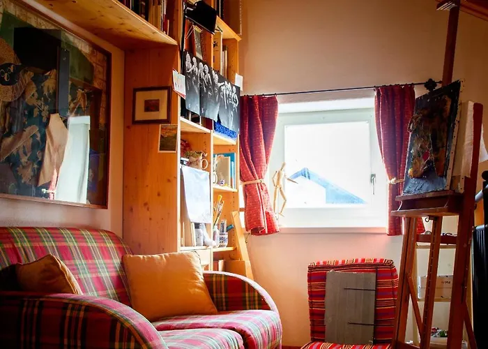 Chesa Principela - *